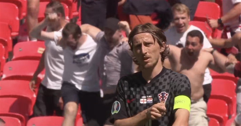 拜仁逃出生 拜仁逃出生